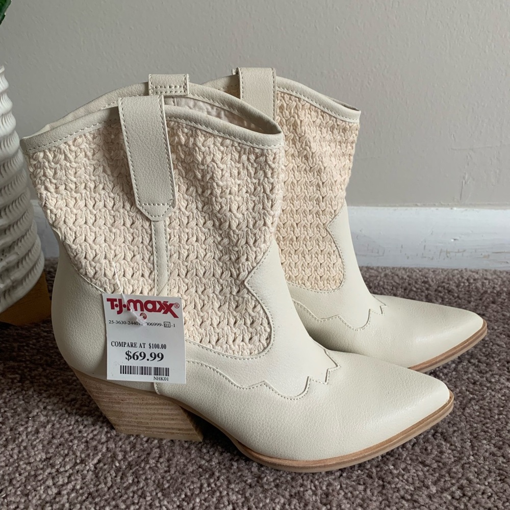 Dolce Vita Cream Textured Heeled Boots